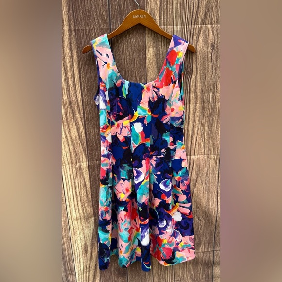 Spense Dresses & Skirts - Spense size 10 fit and flare colorful floral stretch pleated sleeveless dress